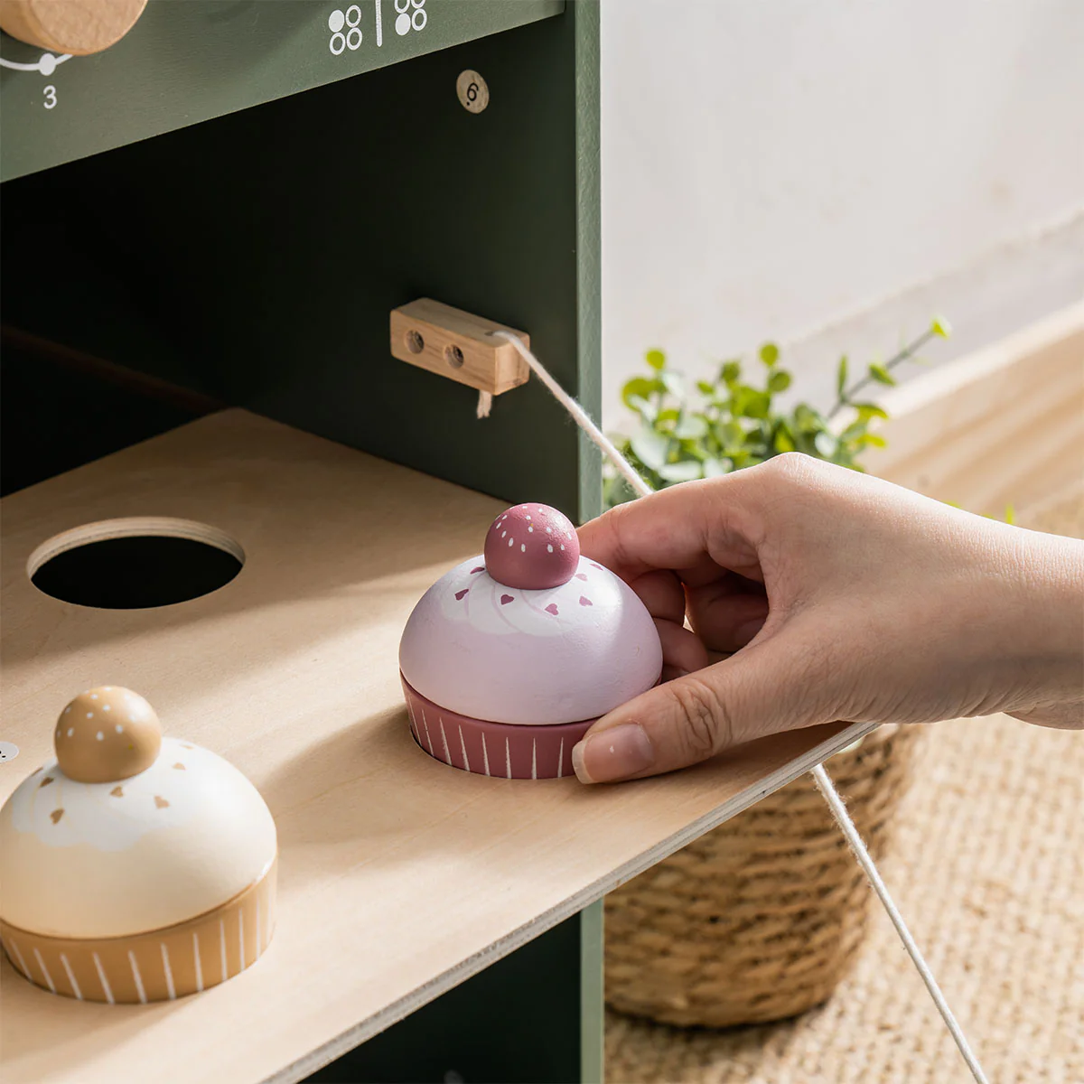 ROBUD Vintage Wooden Toy Kitchen Oven - Image 5