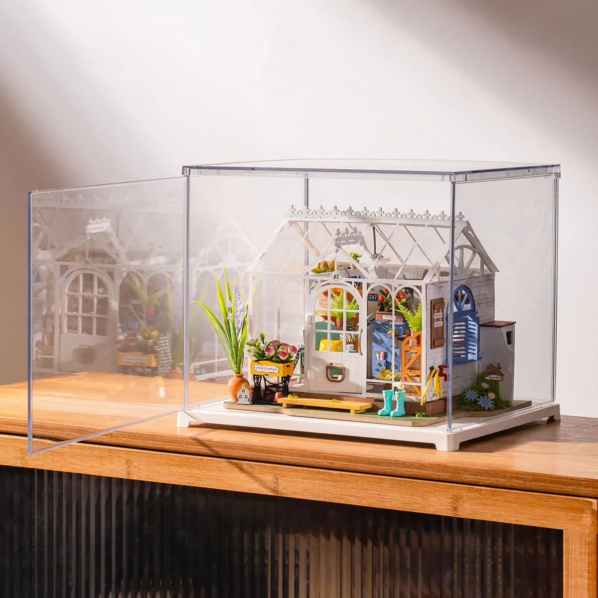 Rolife Dreamy Garden House DG163 with Display Box DF03L - Image 3