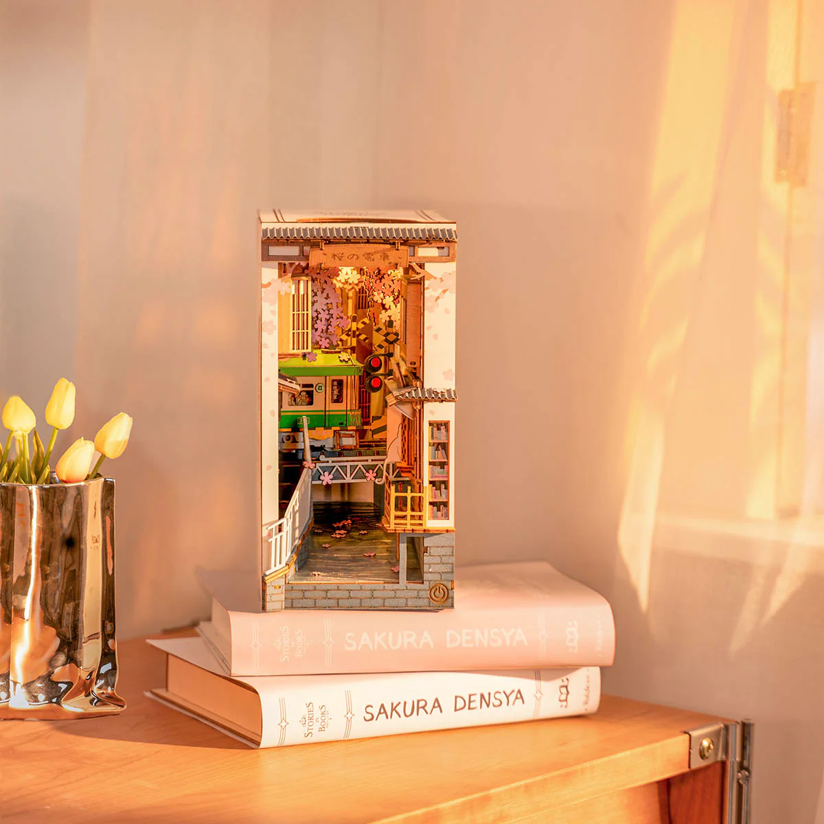 Rolife Sakura Densya DIY Book Nook Kit TGB01 - Image 5