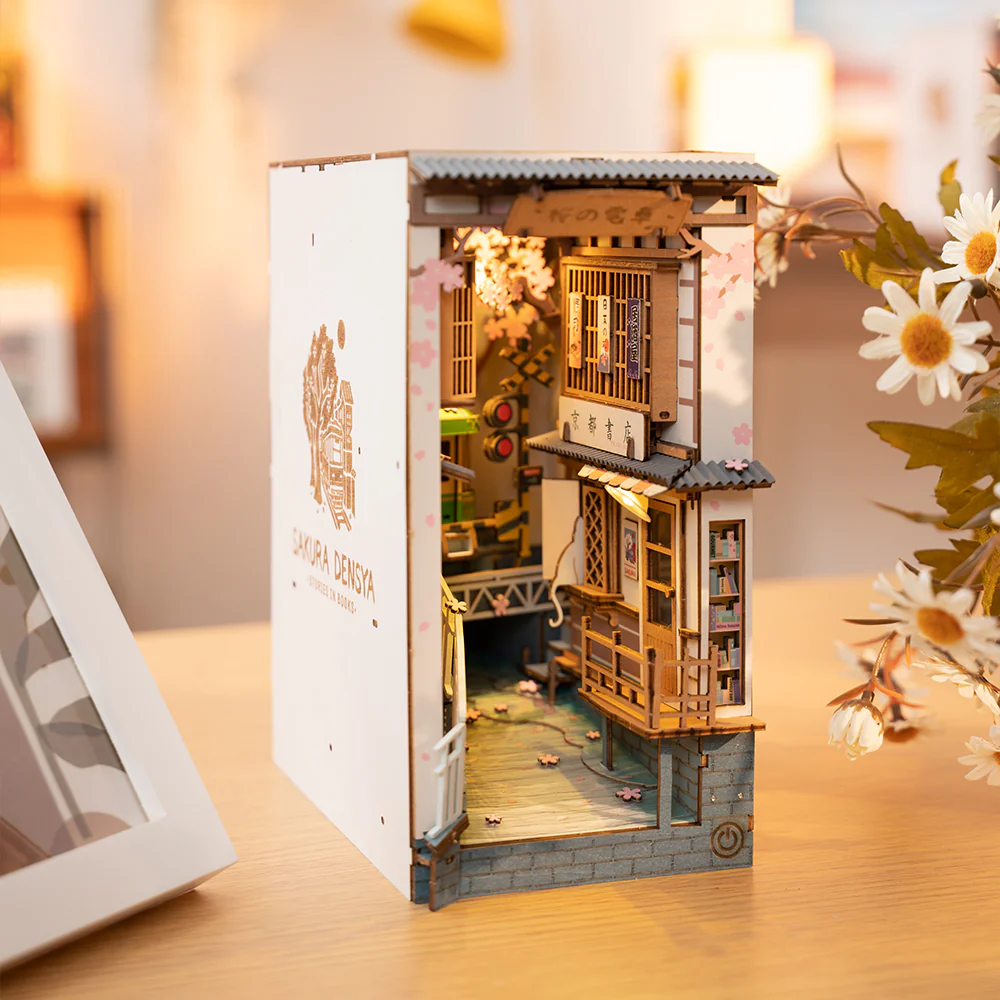 Rolife Sakura Densya DIY Book Nook Kit TGB01 - Image 6