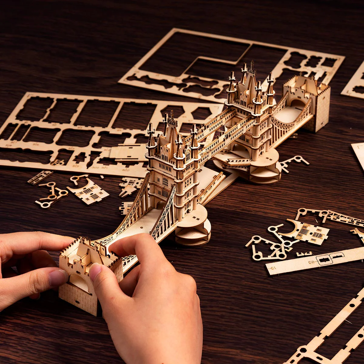 Rolife Tower Bridge with Lights 3D Wooden Puzzle TG412 - Image 4